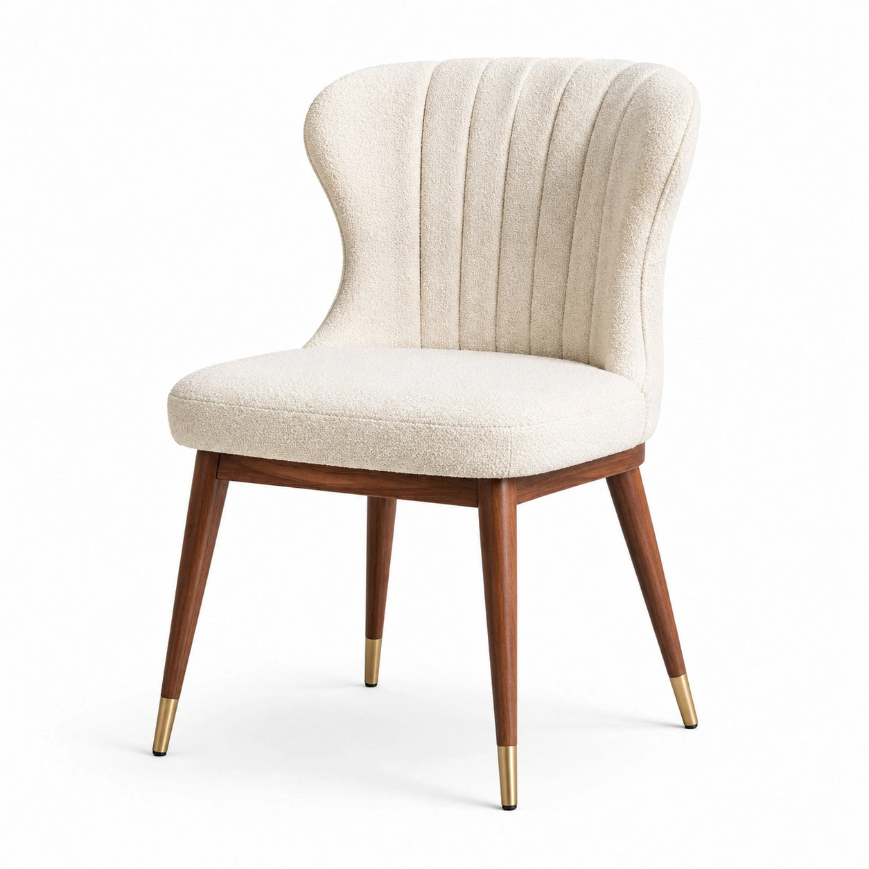 Chaise en bois avec tissu bouclé beige et pieds en laiton